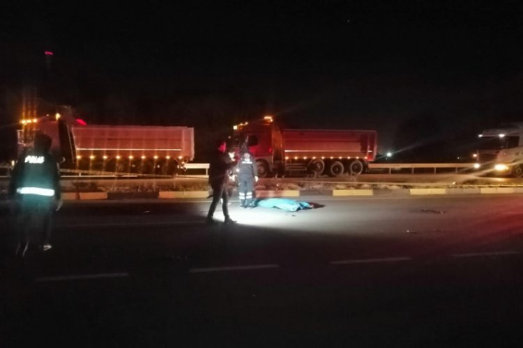 Yayaya &ccedil;arpıp ka&ccedil;tı d&uuml;şen plakası sayesinde yakalandı