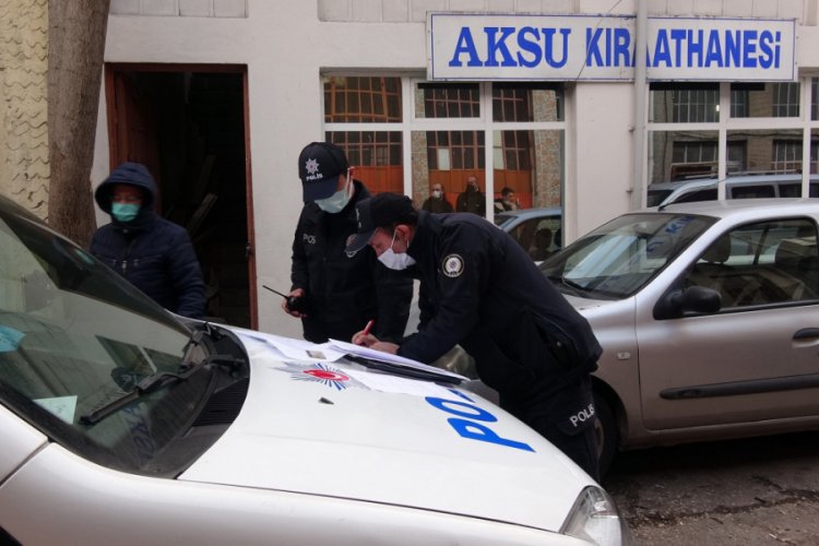 Bursa'da kıraathanede oyun oynayan 10 kişiye 31 bin 500 TL ceza
