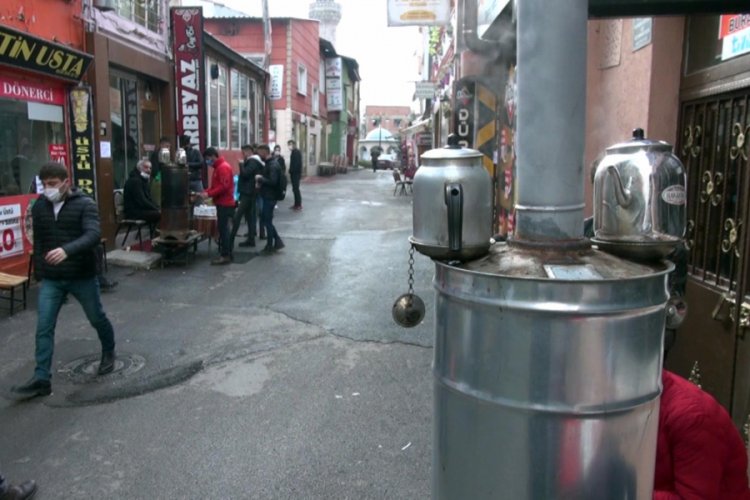 Erzurum'da kahveler kapanınca semaverler sokağa kuruldu