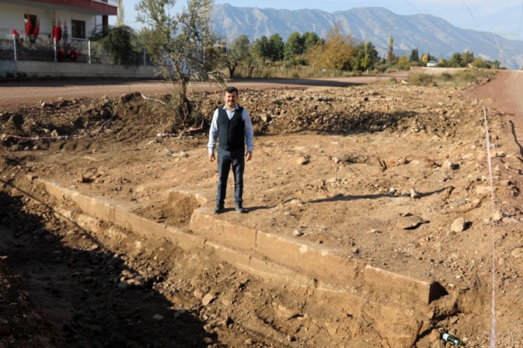 İş makineleriyle yol &ccedil;alışmasında Sel&ccedil;uklu d&ouml;neminden yapı bulundu