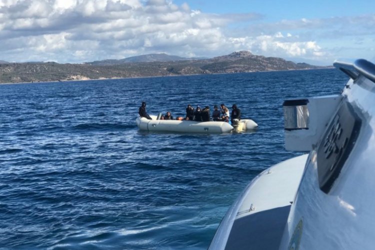 Yunanistan'ın &ouml;l&uuml;me terk ettiği g&ouml;&ccedil;menler kurtarıldı
