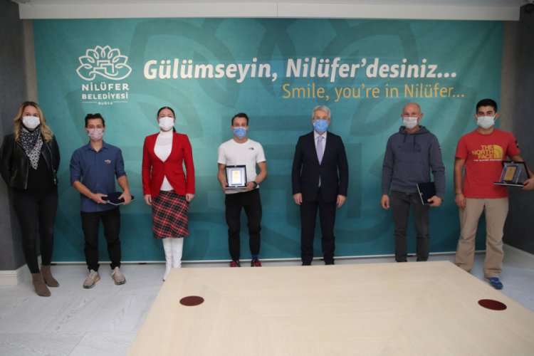 Bursa Nil&uuml;fer Belediye Başkanı Erdem'den g&ouml;n&uuml;ll&uuml; destek&ccedil;ilere teşekk&uuml;r
