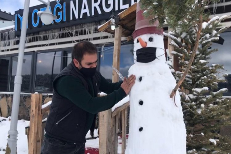 Kardan adama maske taktılar