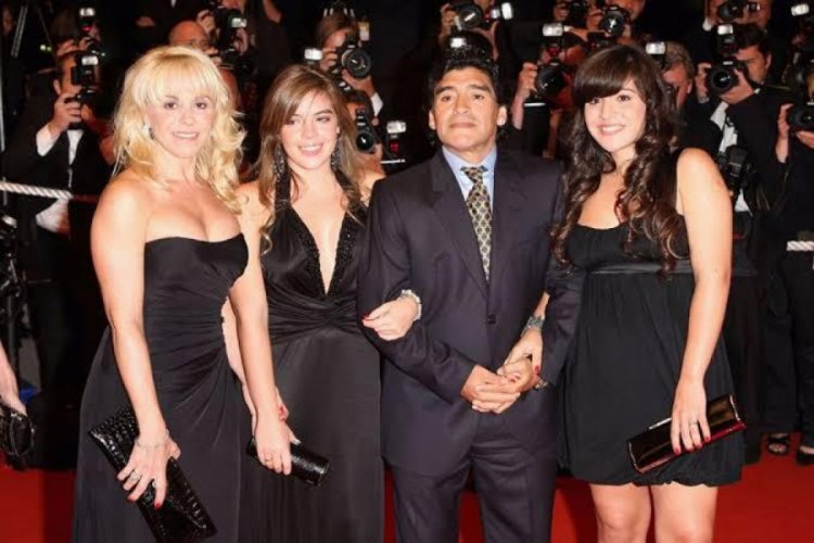 Maradona'nın mirası i&ccedil;in kavga &ccedil;ıktı!