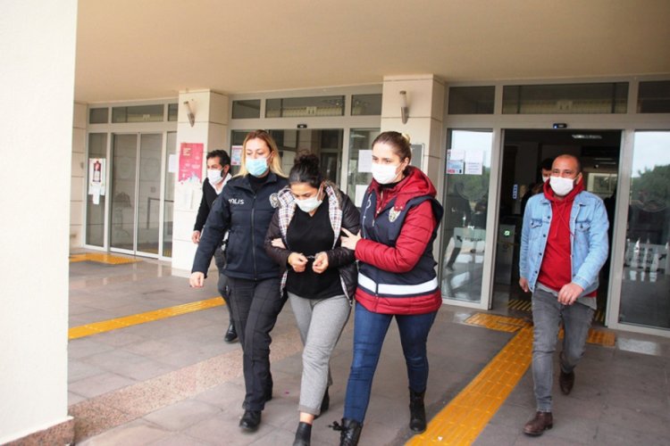 &Ccedil;ocuklarının g&ouml;z&uuml; &ouml;n&uuml;nde kocasını &ouml;ld&uuml;ren kadın tutuklandı