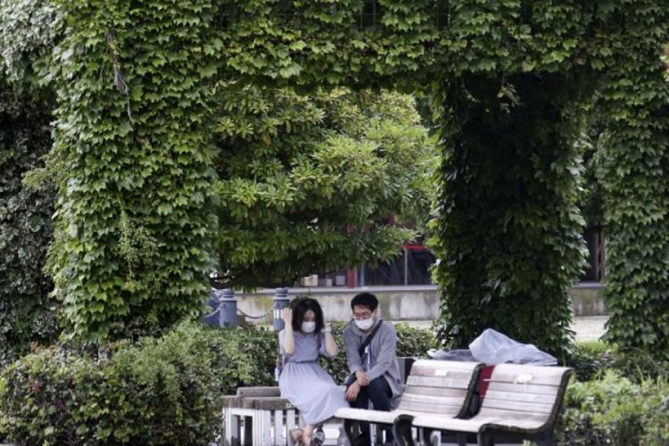 Japonya'da d&uuml;ş&uuml;k doğum oranına karşı 'eşleşme yardımı'