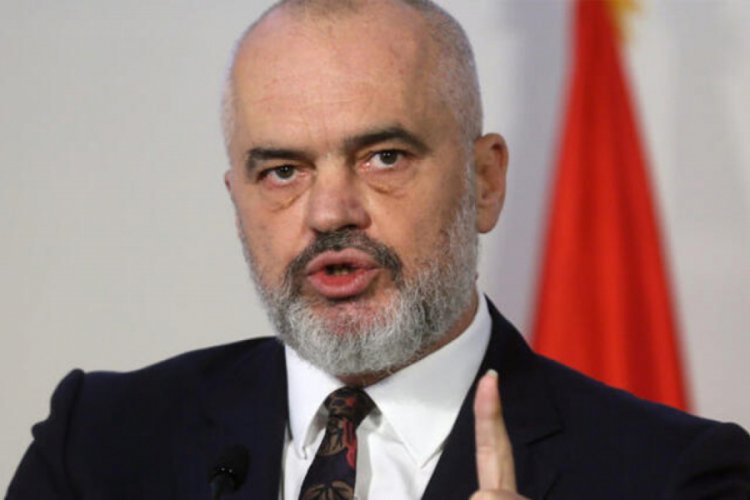 Arnavutluk İ&ccedil;işleri Bakanı istifa etti