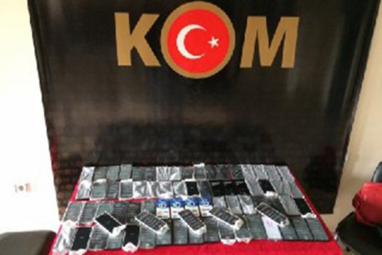 Gaziantep'te g&uuml;mr&uuml;k ka&ccedil;ağı 73 telefon ele ge&ccedil;irildi