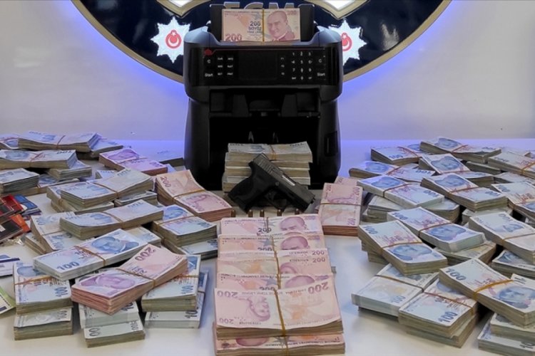 Yasa dışı bahis operasyonu: 31 g&ouml;zaltı