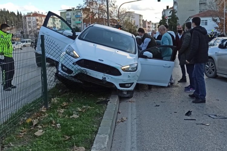 Bursa'da direksiyon başında kalp krizi ge&ccedil;iren &ouml;ğretmen yaşamını yitirdi