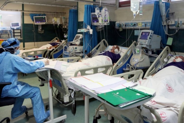 İran'da son 24 saatte 232 kişi Kovid-19'dan hayatını kaybetti