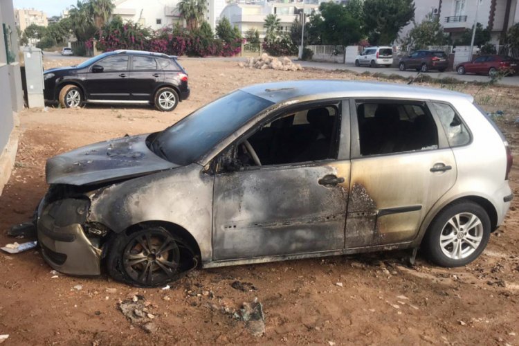 Eski sevgilisinin otomobilini kundakladı, serbest kaldı