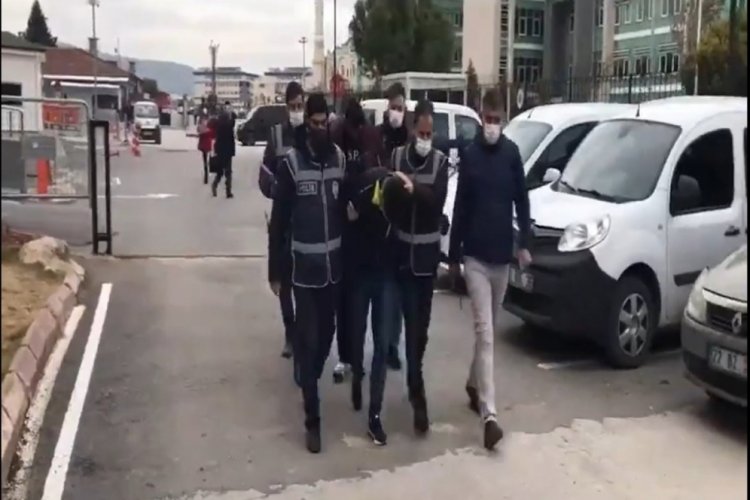 M&uuml;şteri gibi gelip silah &ccedil;ekerek marketi soydu