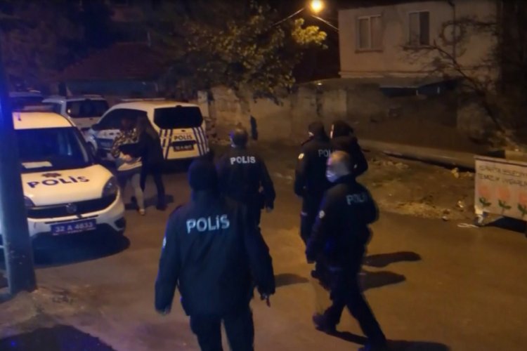 Alkol&uuml;n etkisiyle KADES butonuna basınca polisi alarma ge&ccedil;irdi