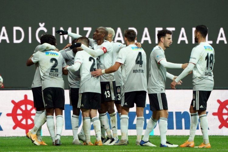 Beşiktaş'ta bir futbolcunun koronavir&uuml;s testi pozitif &ccedil;ıktı