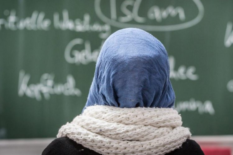 Avusturya Anayasa Mahkemesi ilkokullardaki baş&ouml;rt&uuml;s&uuml; yasağının kaldırılmasına h&uuml;kmetti