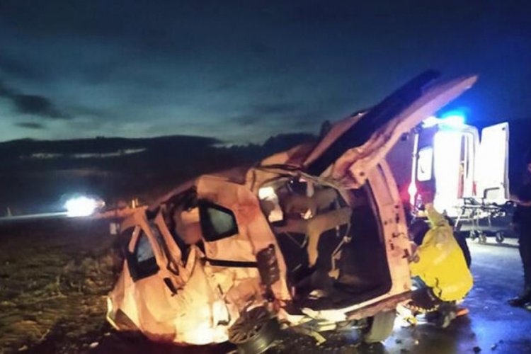 Feci kaza! Aynı aileden 2 kişi &ouml;ld&uuml;