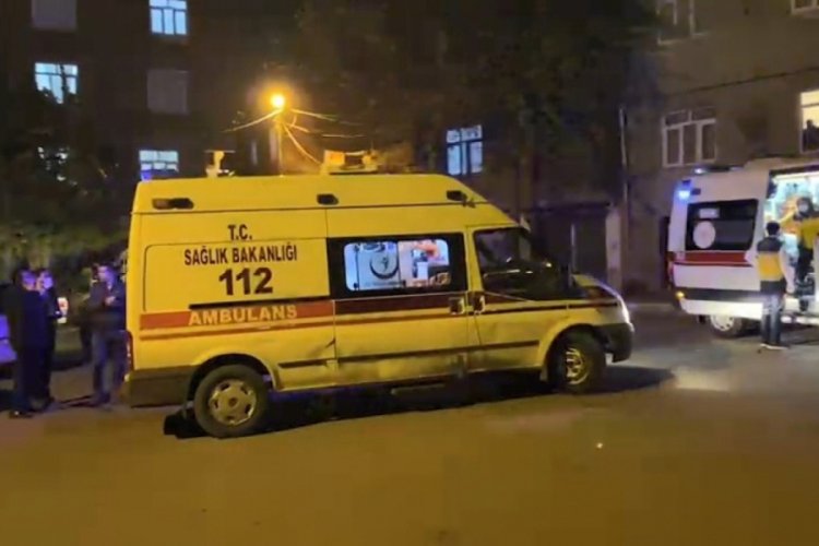 Sokak ortasında silahlı kavga: 4 yaralı