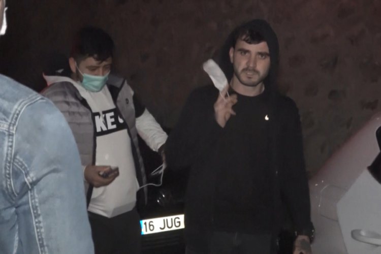 Bursa'da cezaevinden izinli &ccedil;ıkıp, kısıtlamada yakalandı! Gazetecileri tehdit etti