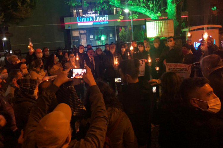 Bursa'da İYİ Parti'den gaz lambalı protesto
