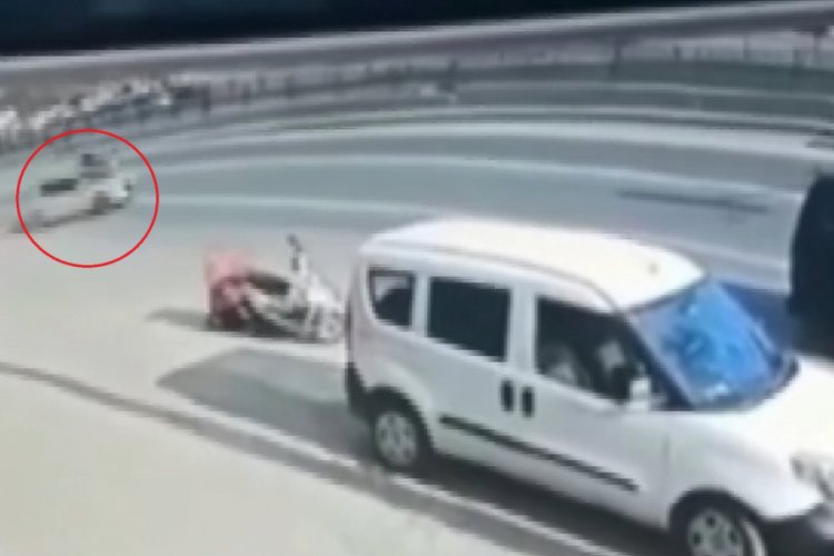 Bursa'da motosiklet kazası kamerada! 20 metre s&uuml;r&uuml;klendi