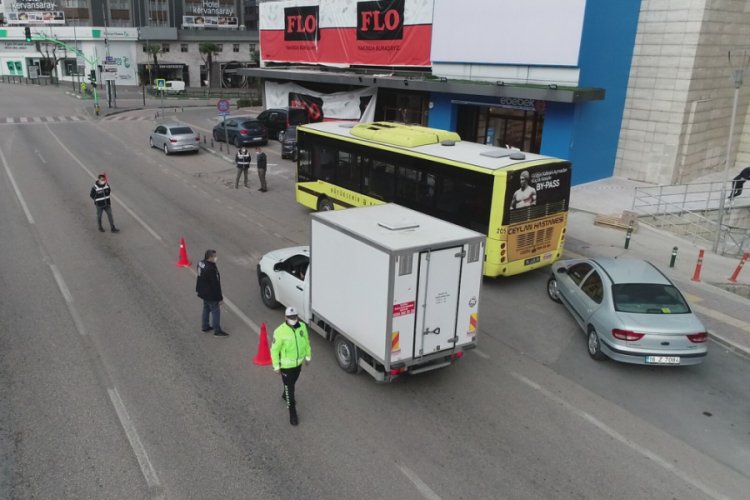 Bursa'da sokağa &ccedil;ıkma kısıtlamasına uyuluyor