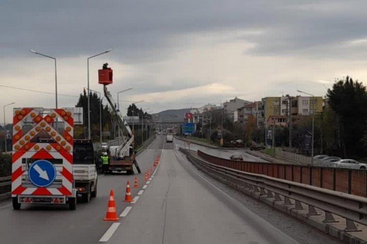 Bursa'da sokak lambaları bakıma alındı