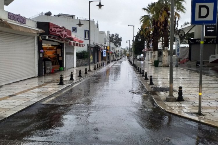 Bodrum sahilleri bomboş kaldı