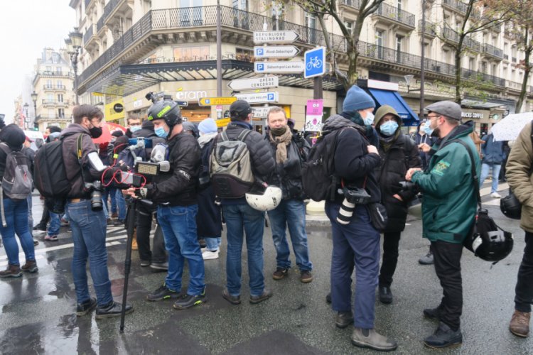 Paris'te K&uuml;resel G&uuml;venlik Yasası'na karşı protesto: 50 g&ouml;zaltı