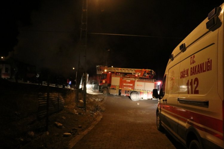 Sobadan &ccedil;ıkan yangında 82 yaşındaki kişi yaralandı