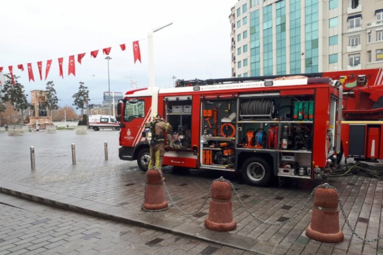 Taksim Cumhuriyet Sanat Galerisi'nde yangın paniği