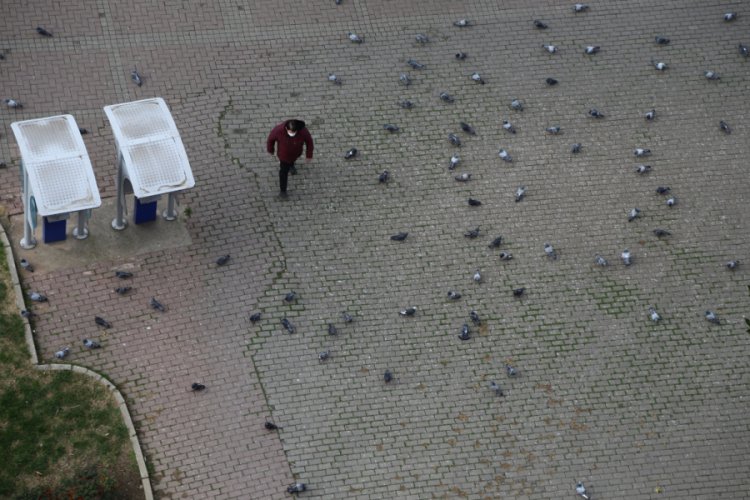 Bursa'da sokağa &ccedil;ıkma kısıtlamasına uyuluyor