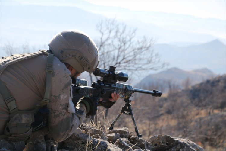 PKK'lı ter&ouml;ristlerin kullandığı 6 barınak ve sığınak imha edildi