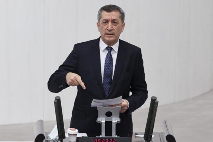 Bakan Sel&ccedil;uk'tan flaş y&uuml;z y&uuml;ze eğitim a&ccedil;ıklaması