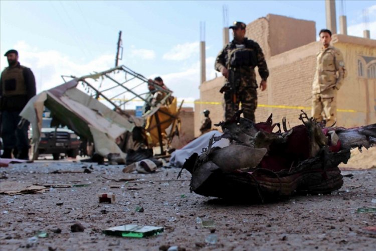 Afganistan'da bombalı saldırıda 4 sivil öldü