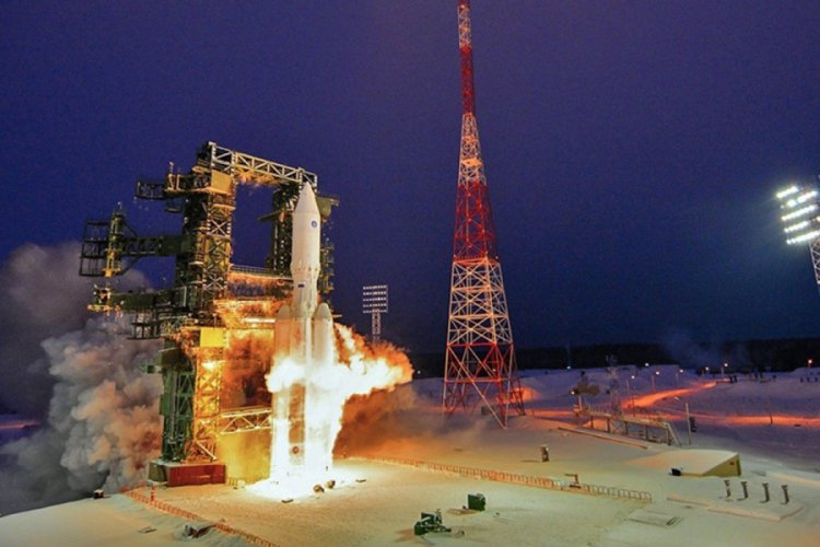 Rusya, Angara A5 roketini fırlattı