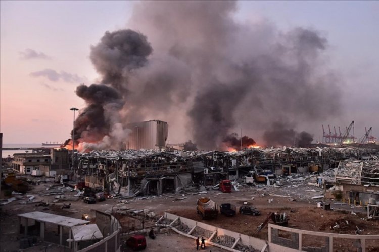 Beyrut Limanı'ndaki patlamaya ilişkin soruşturma ülkede tartışmalara neden oldu