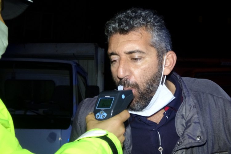Bursa'da kovalamaca sonucu yakalanan otomobil s&uuml;r&uuml;c&uuml;s&uuml; 1.86 promil alkoll&uuml; &ccedil;ıktı