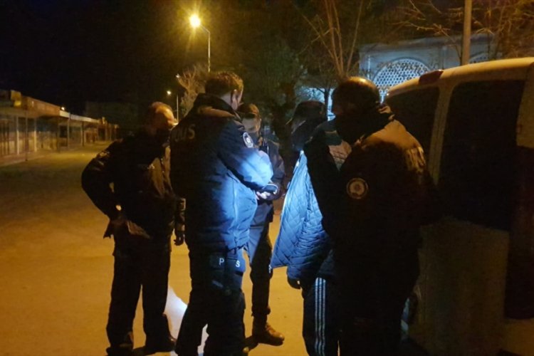 Bursa'da 10 ayrı su&ccedil;tan aranan şahıs uygulama noktasında yakalandı