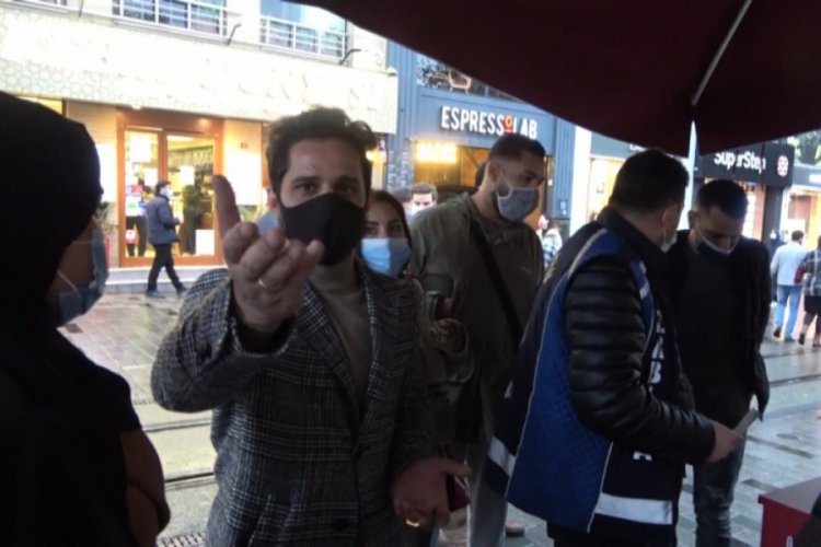 Sigara i&ccedil;tiği i&ccedil;in ceza yedi: Ben &uuml;nl&uuml;y&uuml;m, beni &ccedil;ekmeyin