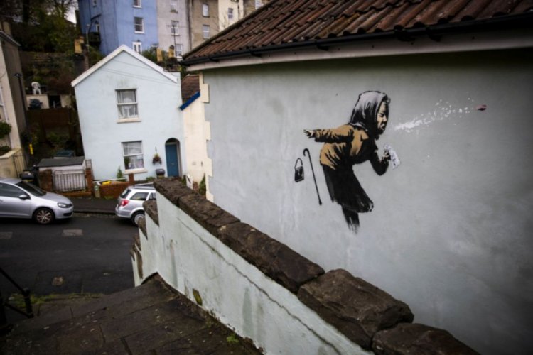 Banksy'nin son eserini duvarına yaptığı evin fiyatı 17 kat arttı