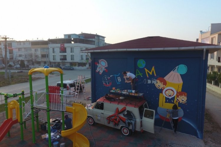 Bursa Gürsu sokakları çocukların zihinlerinin renkleriyle süsleniyor