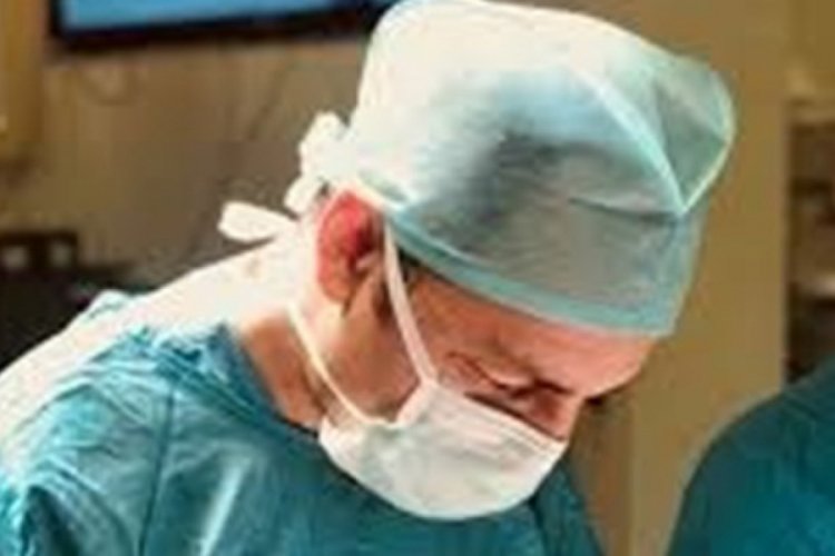 Kalp ve Damar Cerrahı Profes&ouml;r Covid-19'a yenik d&uuml;şt&uuml;