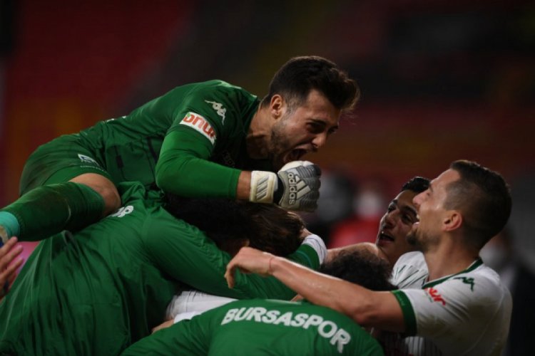 &Uuml;nl&uuml;lerden Bursaspor'a &ouml;vg&uuml; dolu s&ouml;zler...
