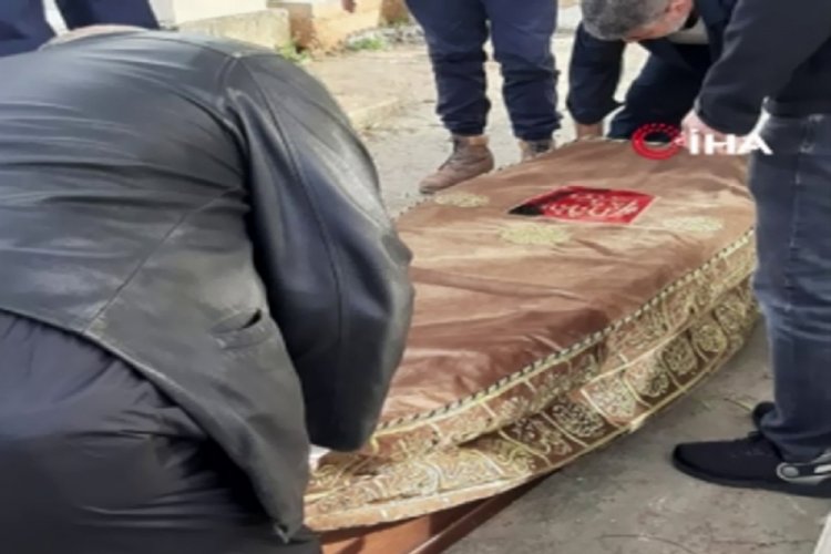 Osmanlı Hanedan ailesinin en yaşlı erkek &uuml;yesi Alpan, Beyrut'ta defnedildi