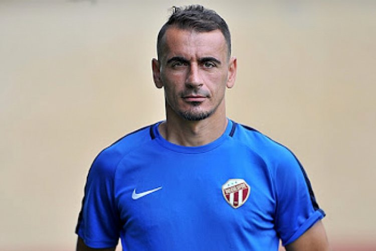 İneg&ouml;lspor'da Hast&uuml;rk ile yollar ayrıldı