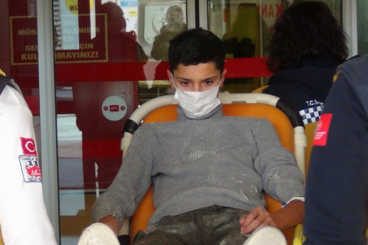 Bursa'da otomatik kapı &ccedil;arptı