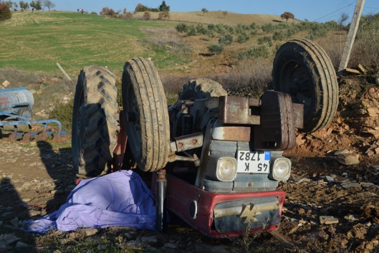 Covid-19'u atlattı, trakt&ouml;r altında can verdi