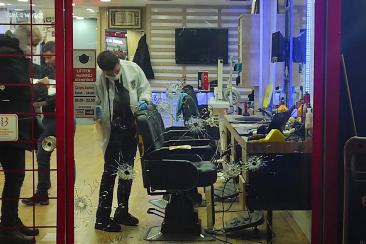 Kuaf&ouml;rde tıraş olan kişiye silahlı saldırı