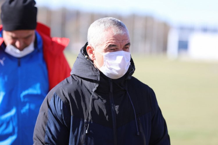 Sivasspor teknik direkt&ouml;r&uuml; &Ccedil;alımbay korona vir&uuml;s&uuml; yendi